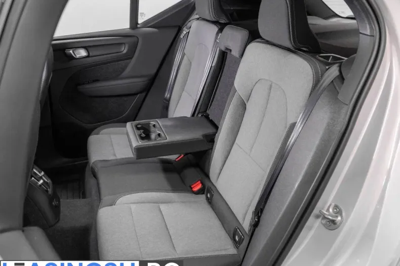Volvo XC40 din 2023 cu 39.101 km - oferta VOL214714 - foto 28