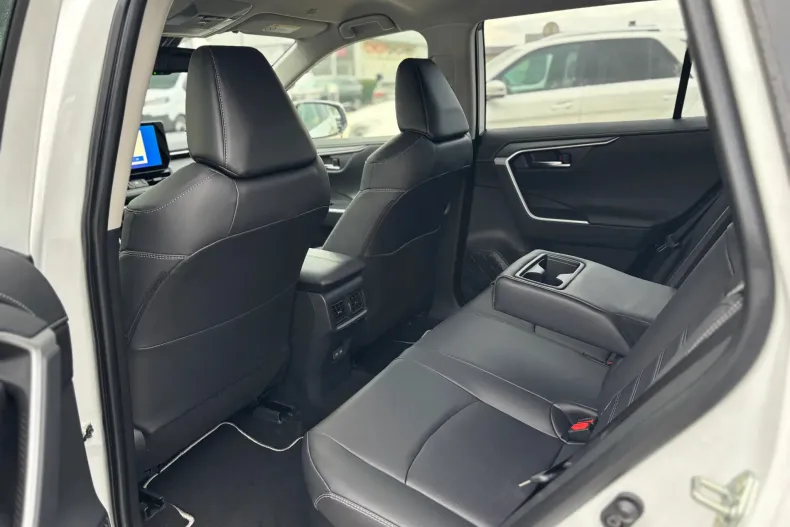 Toyota RAV4 din 2025 cu 6.800 km - oferta TOY214719 - foto 11