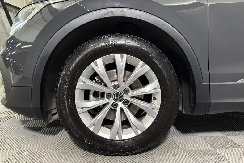 Volkswagen Tiguan din 2021 cu 66.125 km - oferta VOL214734 - foto 13