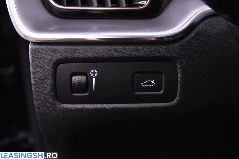 Volvo XC60 din 2020 cu 169.770 km - oferta VOL214775 - foto 15