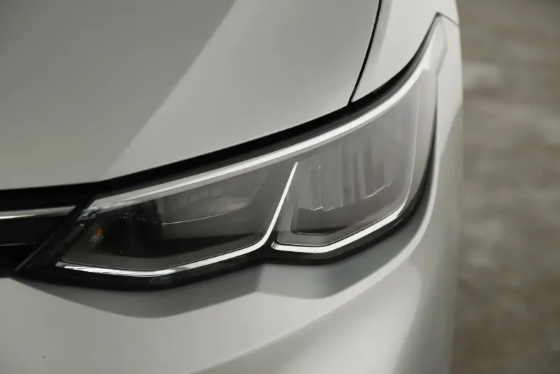 Volkswagen Golf din 2023 cu 52.077 km - oferta VOL214795 - foto 25