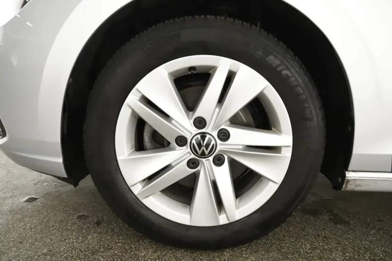 Volkswagen Golf din 2023 cu 52.077 km - oferta VOL214795 - foto 26