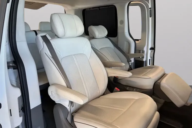 Hyundai Staria din 2024 cu 87.980 km - oferta HYU214798 - foto 13