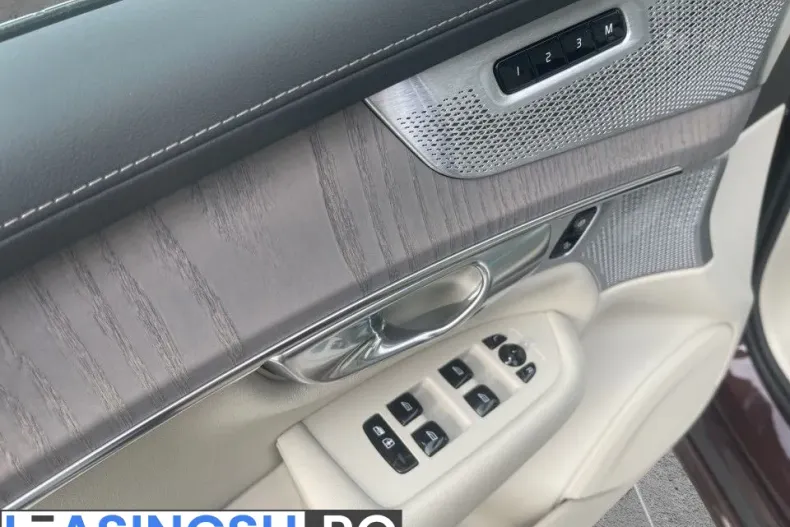 Volvo XC90 din 2025 cu 1 km - oferta VOL214815 - foto 12