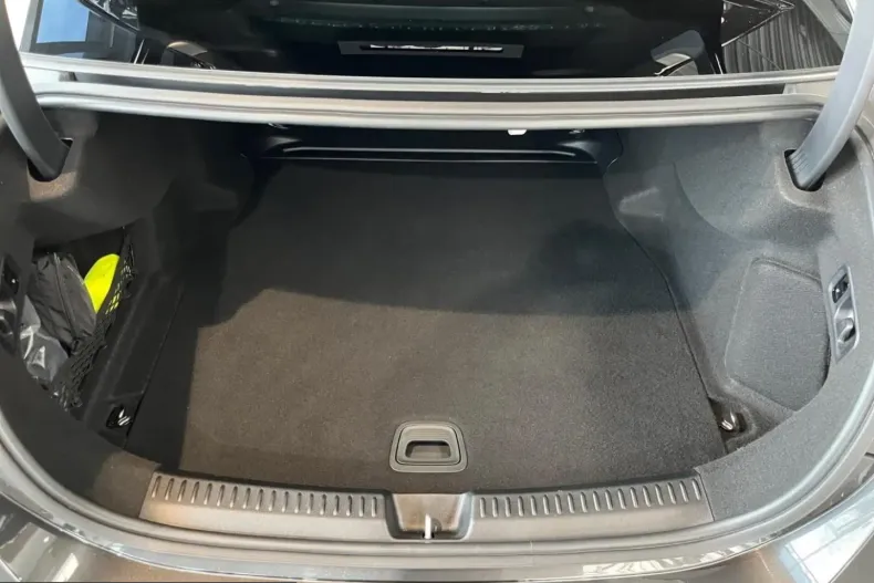 Mercedes-Benz E 220 (Clasa E) din 2025 cu 14.027 km - oferta MER214844 - foto 14