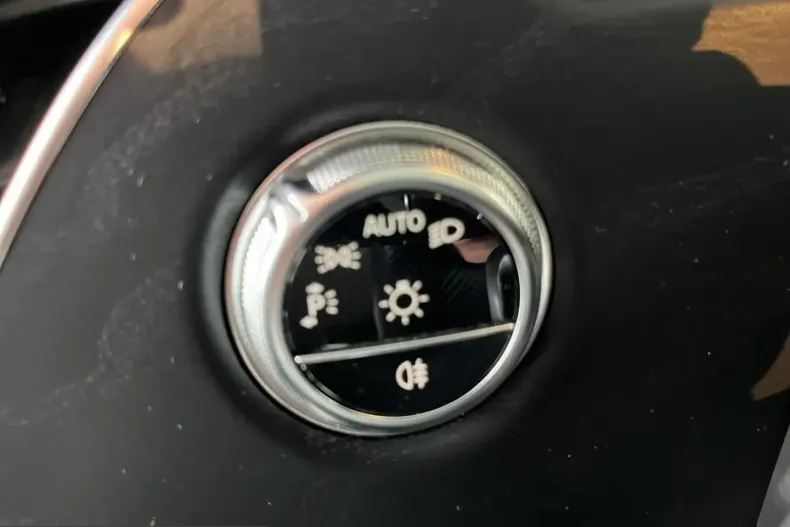 Mercedes-Benz E 220 (Clasa E) din 2025 cu 14.027 km - oferta MER214844 - foto 18
