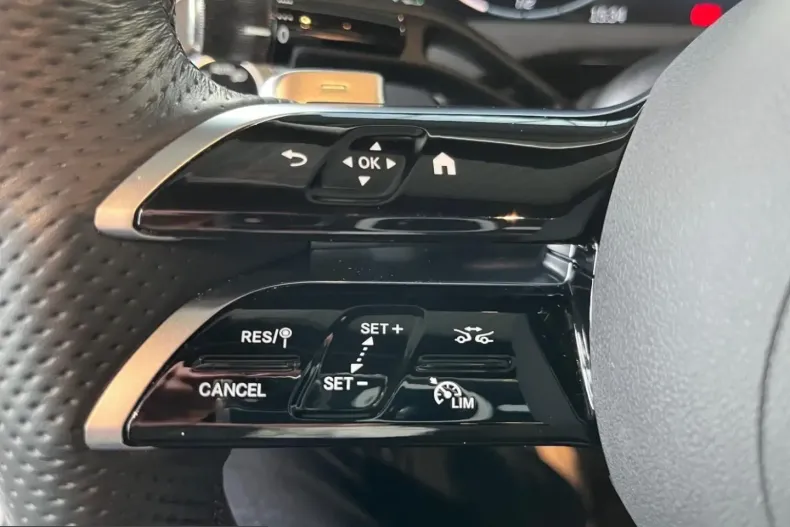 Mercedes-Benz E 220 (Clasa E) din 2025 cu 14.027 km - oferta MER214844 - foto 21