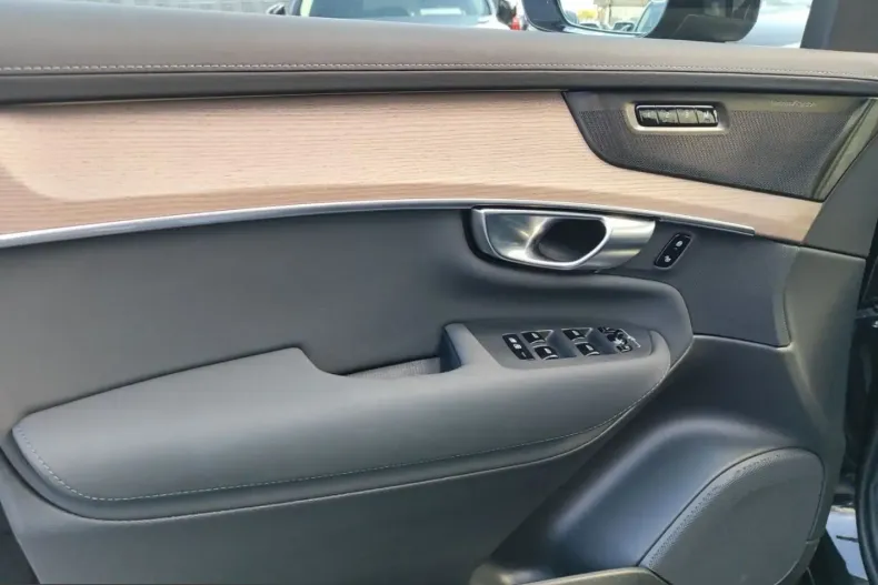 Volvo XC90 din 2025 cu 27.210 km - oferta VOL214859 - foto 16