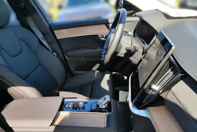 Volvo XC90 din 2025 cu 27.210 km - oferta VOL214859 - foto 24