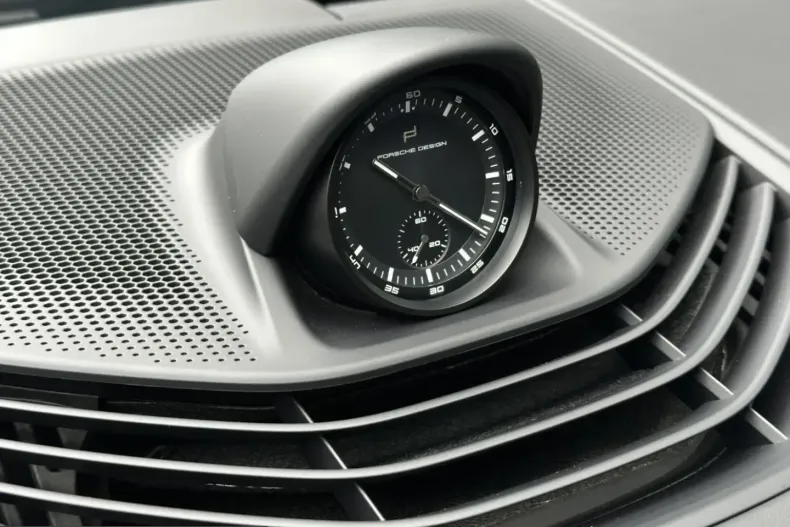 Porsche Taycan din 2023 cu 46.600 km - oferta POR214897 - foto 22