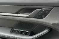 Porsche Taycan din 2023 cu 46.600 km - oferta POR214897 - foto 24