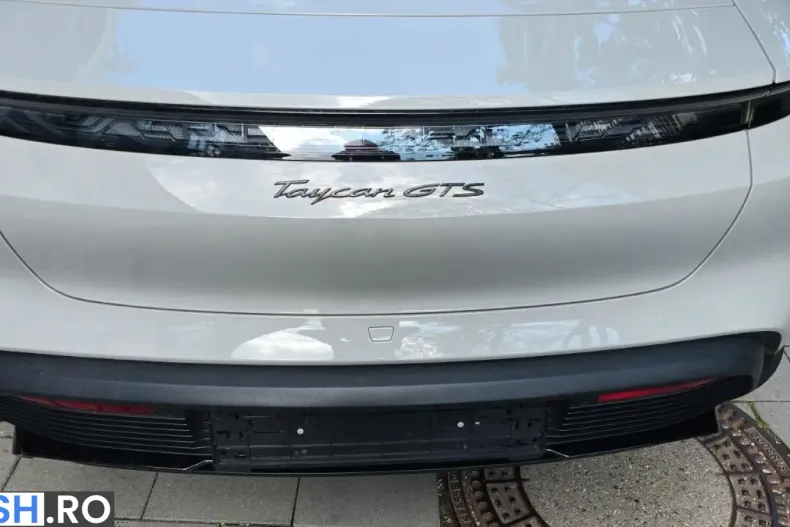 Porsche Taycan din 2023 cu 19.700 km - oferta POR214898 - foto 7