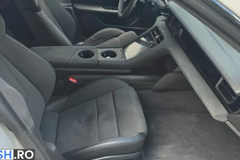 Porsche Taycan din 2023 cu 19.700 km - oferta POR214898 - foto 13
