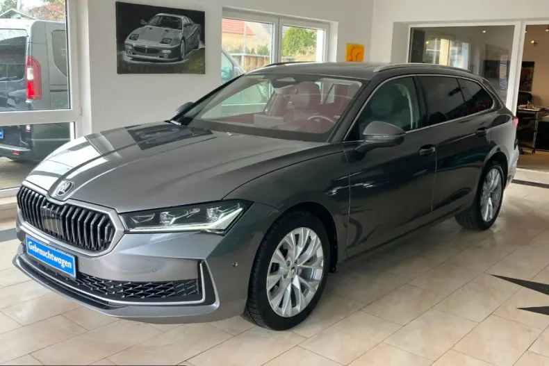 Skoda Superb din 2024 cu 49.100 km - oferta SKO214901 - foto 1