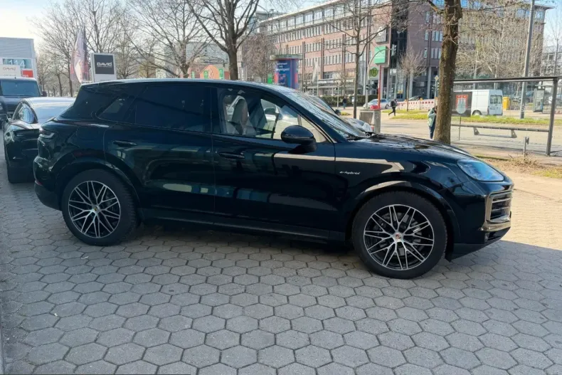 Porsche Cayenne din 2024 cu 52.400 km - oferta POR214903 - foto 4