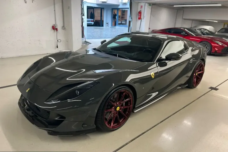 Ferrari 812 din 2022 cu 13.500 km - oferta FER214920 - foto 1
