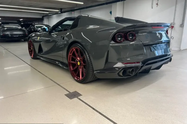 Ferrari 812 din 2022 cu 13.500 km - oferta FER214920 - foto 6