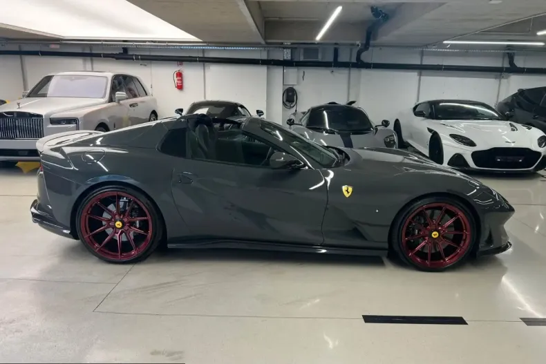 Ferrari 812 din 2022 cu 13.500 km - oferta FER214920 - foto 8