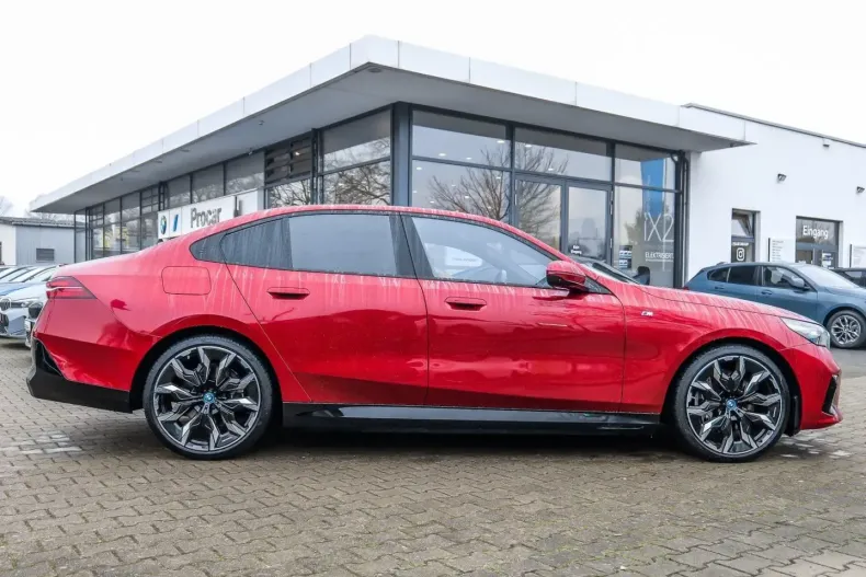 BMW 550 (Seria 5) din 2025 cu 28.174 km - oferta BMW214923 - foto 4