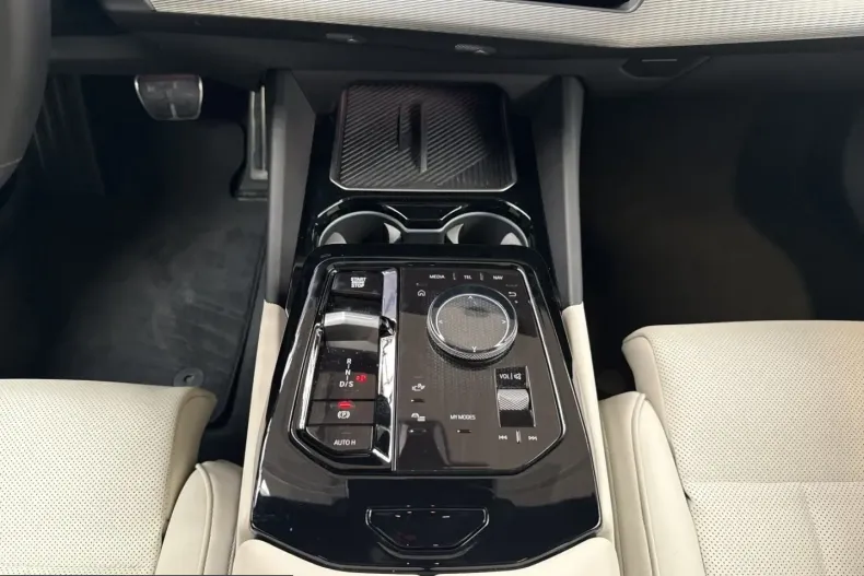 BMW 530 (Seria 5) din 2024 cu 24.935 km - oferta BMW214924 - foto 13