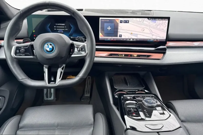BMW 550 (Seria 5) din 2024 cu 53.303 km - oferta BMW214927 - foto 12