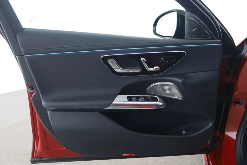 Mercedes-Benz E 400 (Clasa E) din 2025 cu 12.014 km - oferta MER214936 - foto 13