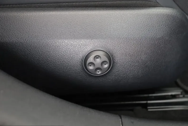 Mercedes-Benz E 400 (Clasa E) din 2025 cu 12.014 km - oferta MER214936 - foto 19