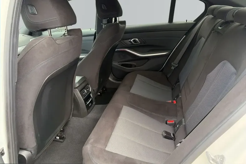 BMW 320 (Seria 3) din 2025 cu 25.650 km - oferta BMW214941 - foto 8