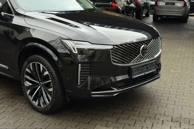 Volvo XC90 din 2025 cu 24.153 km - oferta VOL214949 - foto 2