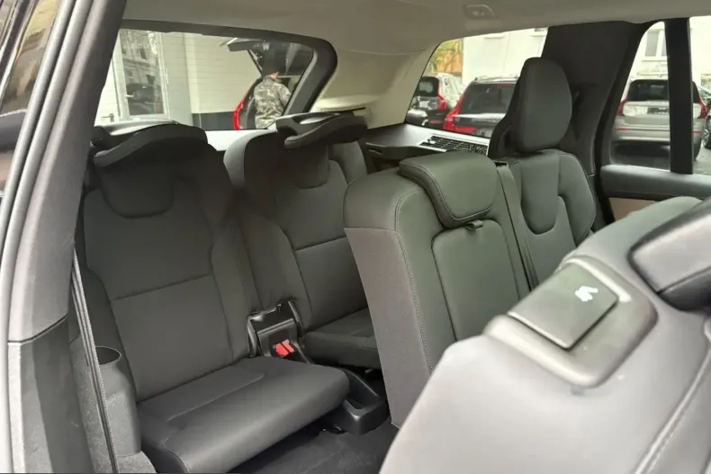 Volvo XC90 din 2025 cu 24.153 km - oferta VOL214949 - foto 14
