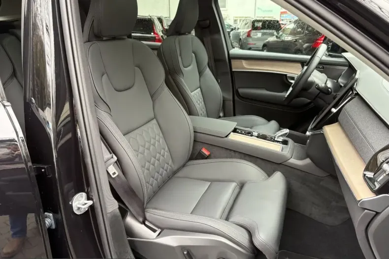 Volvo XC90 din 2025 cu 24.153 km - oferta VOL214949 - foto 18