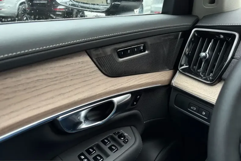 Volvo XC90 din 2025 cu 24.153 km - oferta VOL214949 - foto 21