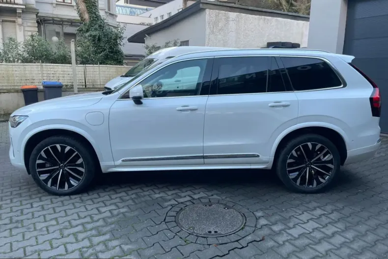 Volvo XC90 din 2025 cu 17.257 km - oferta VOL214953 - foto 4
