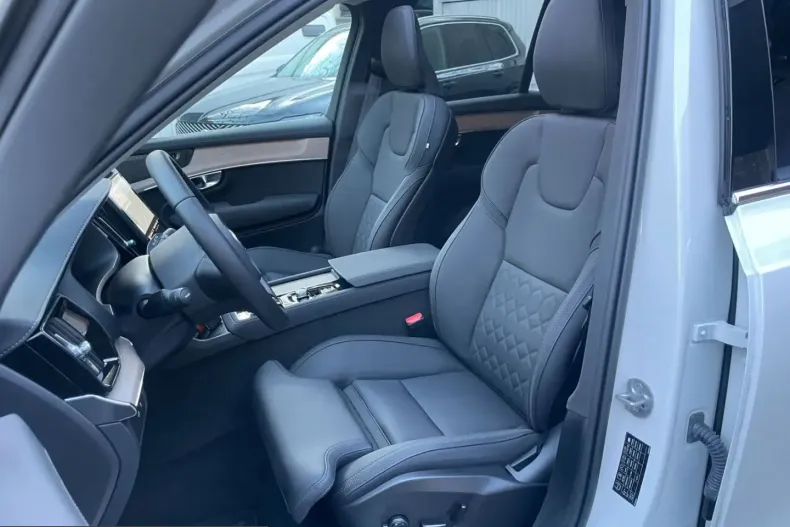 Volvo XC90 din 2025 cu 17.257 km - oferta VOL214953 - foto 7