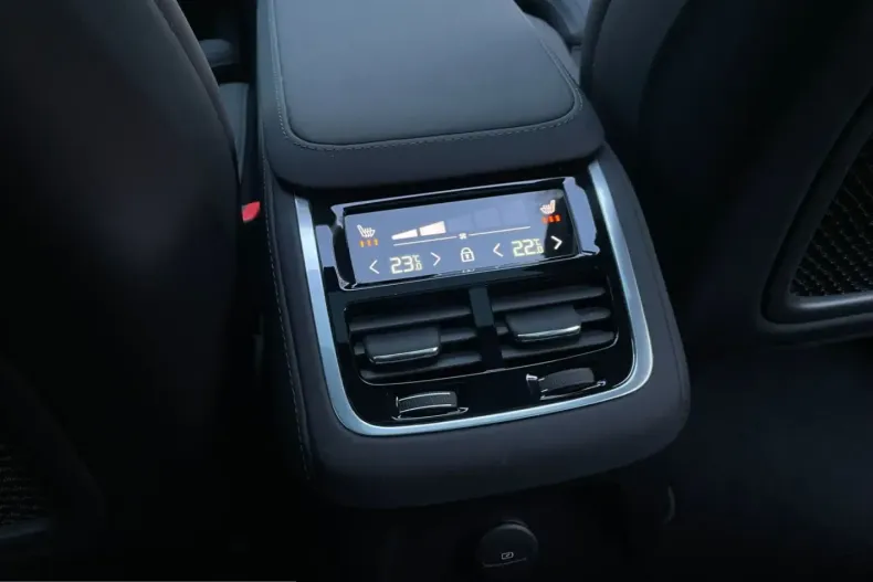 Volvo XC90 din 2025 cu 17.257 km - oferta VOL214953 - foto 12