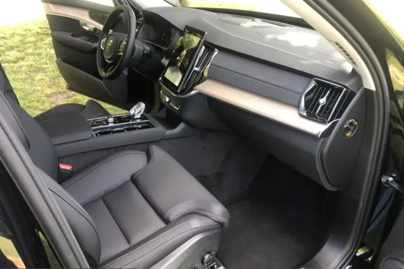 Volvo XC90 din 2025 cu 26.408 km - oferta VOL214954 - foto 19