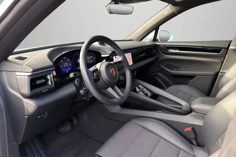 Porsche Macan din 2024 cu 12.300 km - oferta POR214971 - foto 9