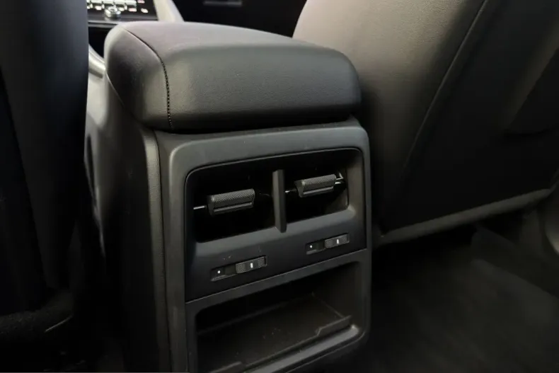 Porsche Macan din 2024 cu 12.300 km - oferta POR214971 - foto 21