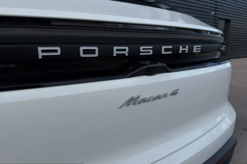 Porsche Macan din 2024 cu 12.300 km - oferta POR214971 - foto 28