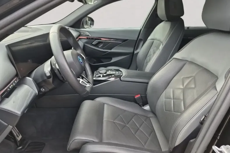 BMW 550 (Seria 5) din 2025 cu 28.005 km - oferta BMW214979 - foto 10