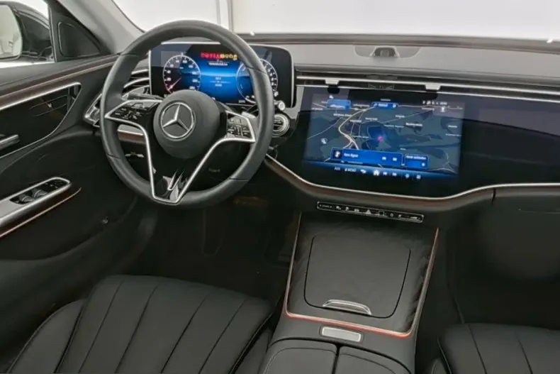 Mercedes-Benz E 300 (Clasa E) din 2025 cu 16.405 km - oferta MER214981 - foto 7