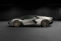 Lamborghini Revuelto din 2025 cu 2.100 km - oferta LAM215007 - foto 1