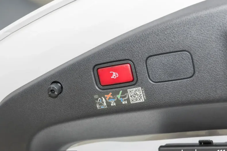 Mercedes-Benz CLE 200 (Clasa CLE) din 2024 cu 33.914 km - oferta MER215013 - foto 11