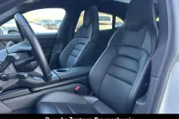 Porsche Taycan din 2023 cu 22.949 km - oferta POR215014 - foto 8