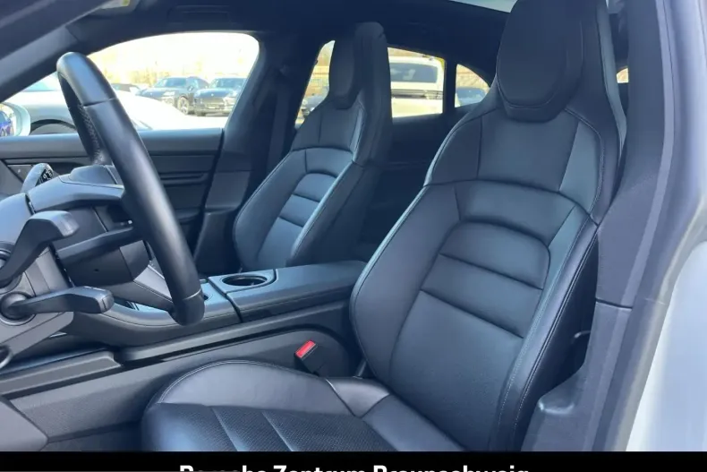 Porsche Taycan din 2023 cu 22.949 km - oferta POR215014 - foto 8