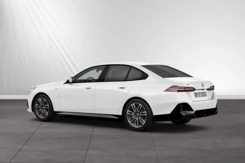 BMW 550 (Seria 5) din 2025 cu 21.400 km - oferta BMW215018 - foto 6