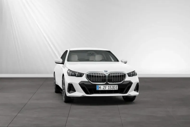 BMW 550 (Seria 5) din 2025 cu 21.400 km - oferta BMW215018 - foto 10