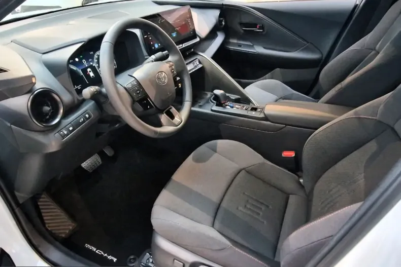 Toyota C-HR din 2025 cu 16.500 km - oferta TOY215026 - foto 4