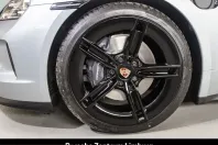 Porsche Taycan din 2025 cu 11.900 km - oferta POR215028 - foto 8