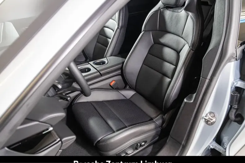 Porsche Taycan din 2025 cu 11.900 km - oferta POR215028 - foto 21